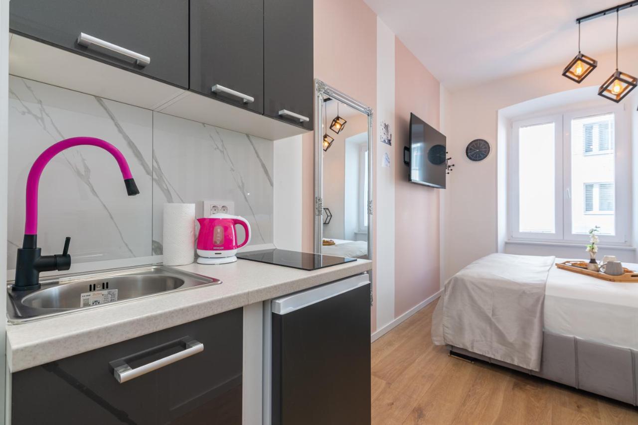Apartments & Rooms Six Рийека Екстериор снимка