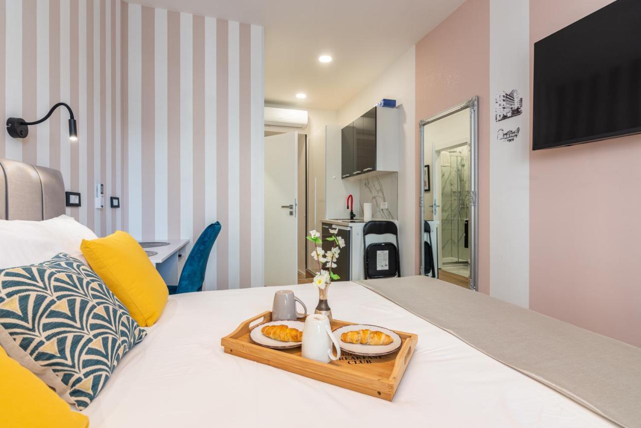 Apartments & Rooms Six Рийека Екстериор снимка